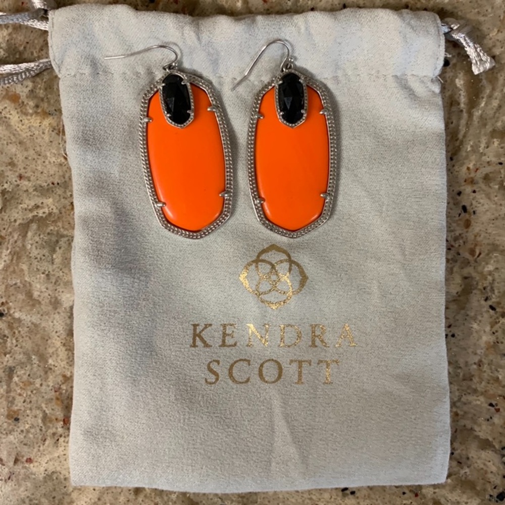 Kendra Scott orange + black earrings!